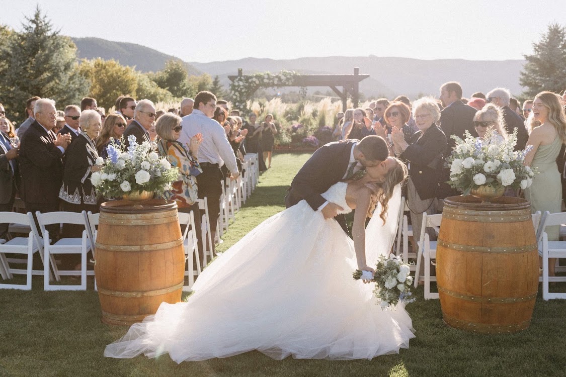 Prairie Hill Flower Co. - Wedding & Event Floral Design Studio, florist in Colorado
