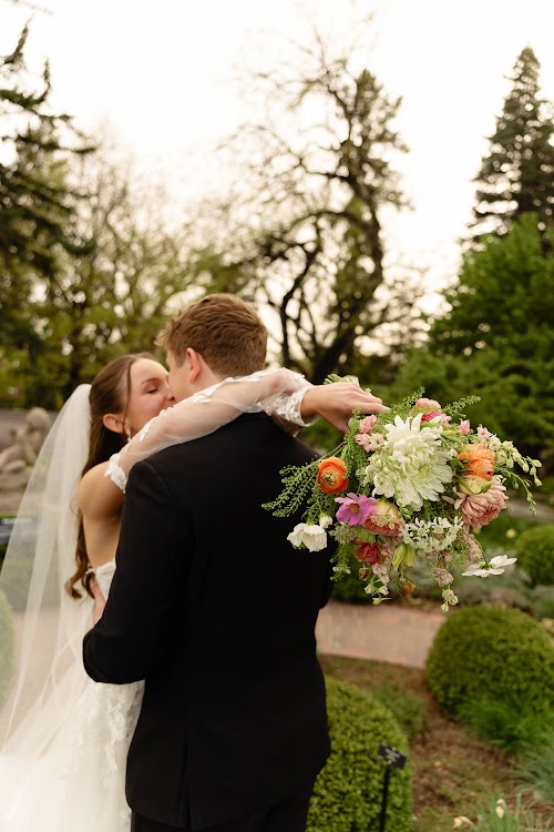 Vibrant Hues Events, florist in Colorado